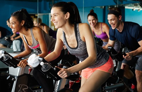 people-enjoying-spinning-class-1_jpg-600x390
